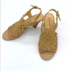 Audrey Brooke Womens Tan Woven Leather Slingback Heel Sandals Size 7-1/2 M